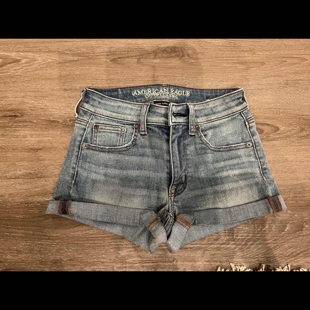 American Eagle Size 00 Hi-rise Shortie Super Super Stretch Jean Shorts in Denim